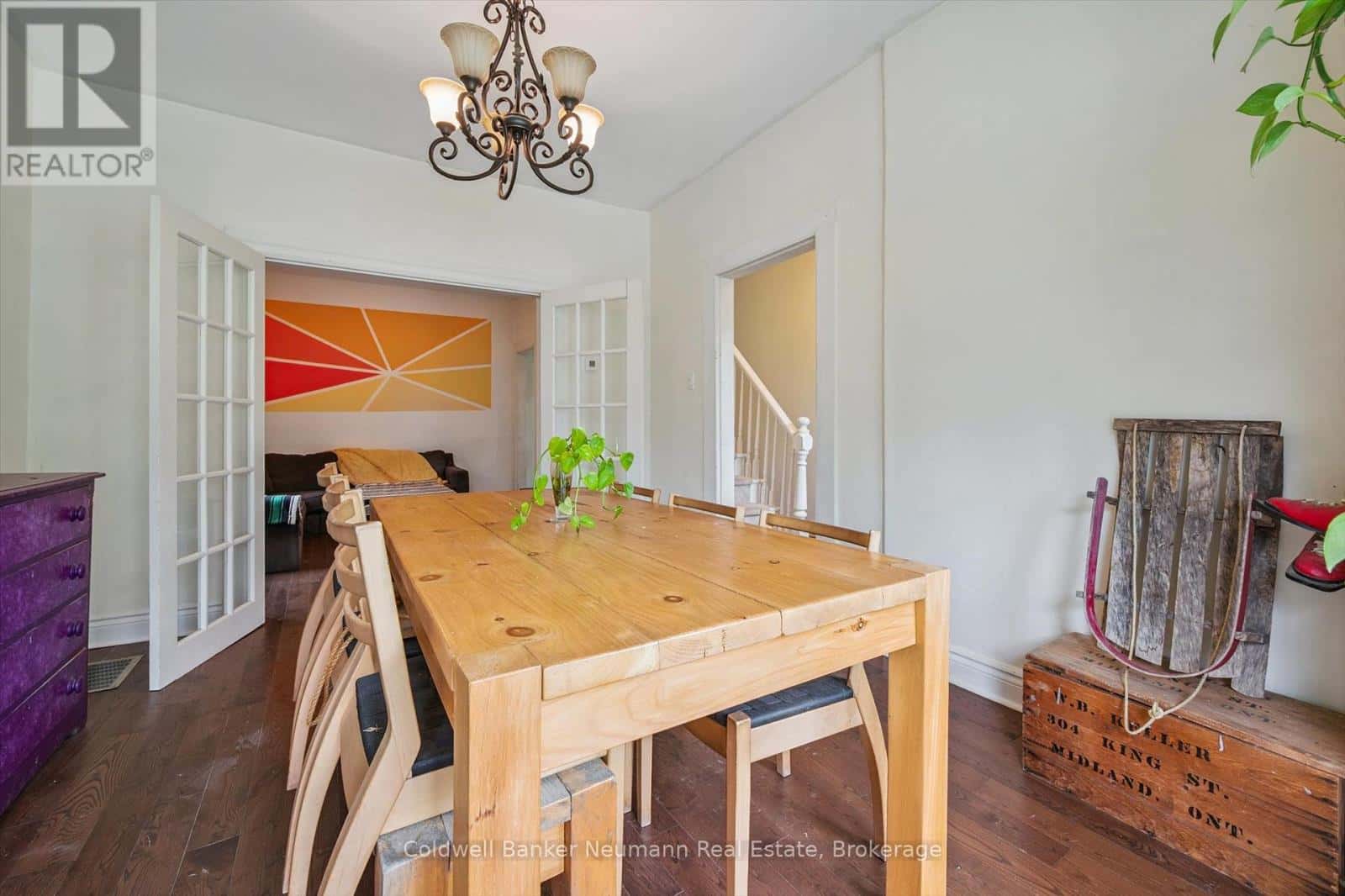 49 DUBLIN STREET S — Guelph (Downtown) - Photo 4 of 25