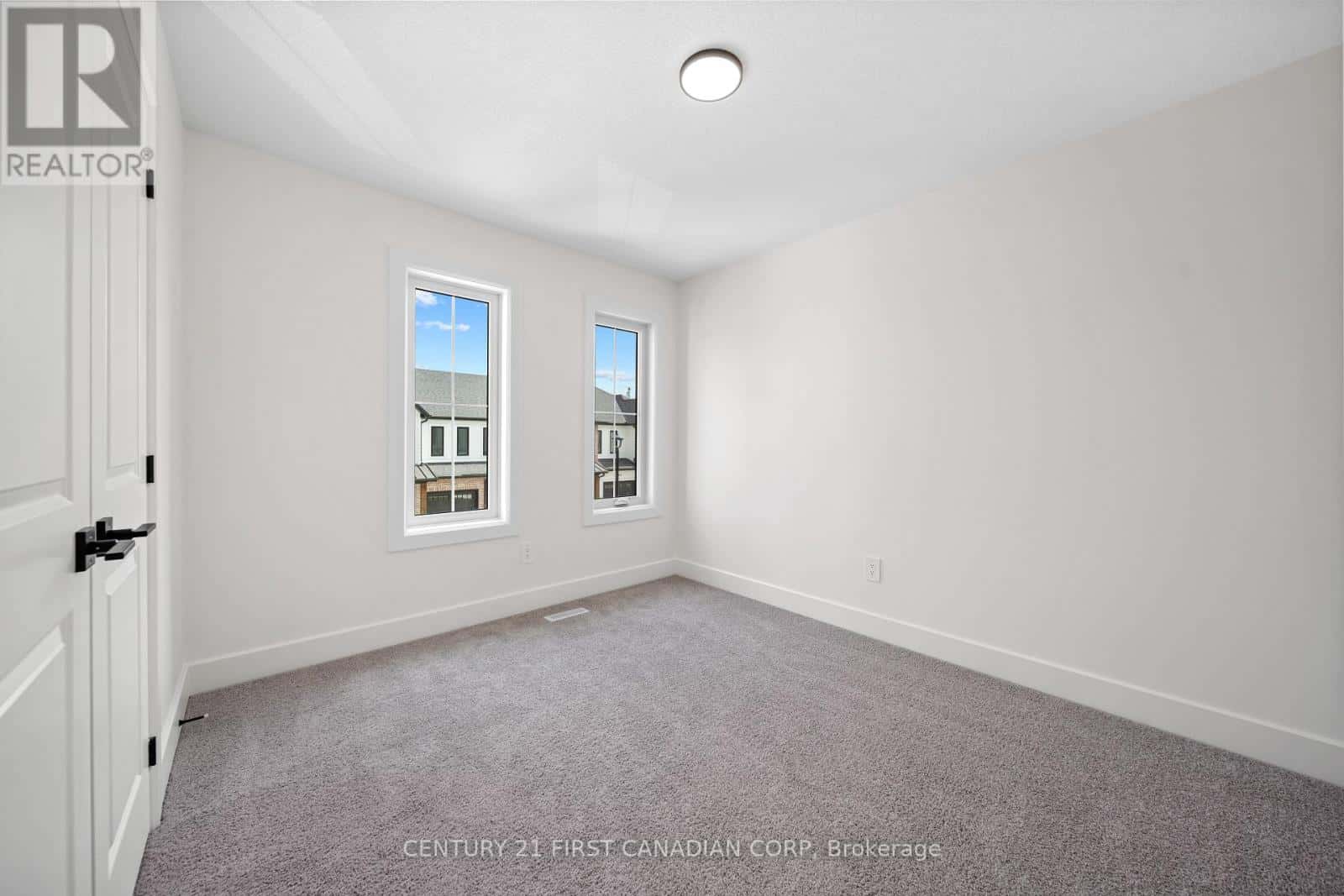 147-31(26) SCOTTS DRIVE — Lucan Biddulph (Lucan) - Photo 2 of 34