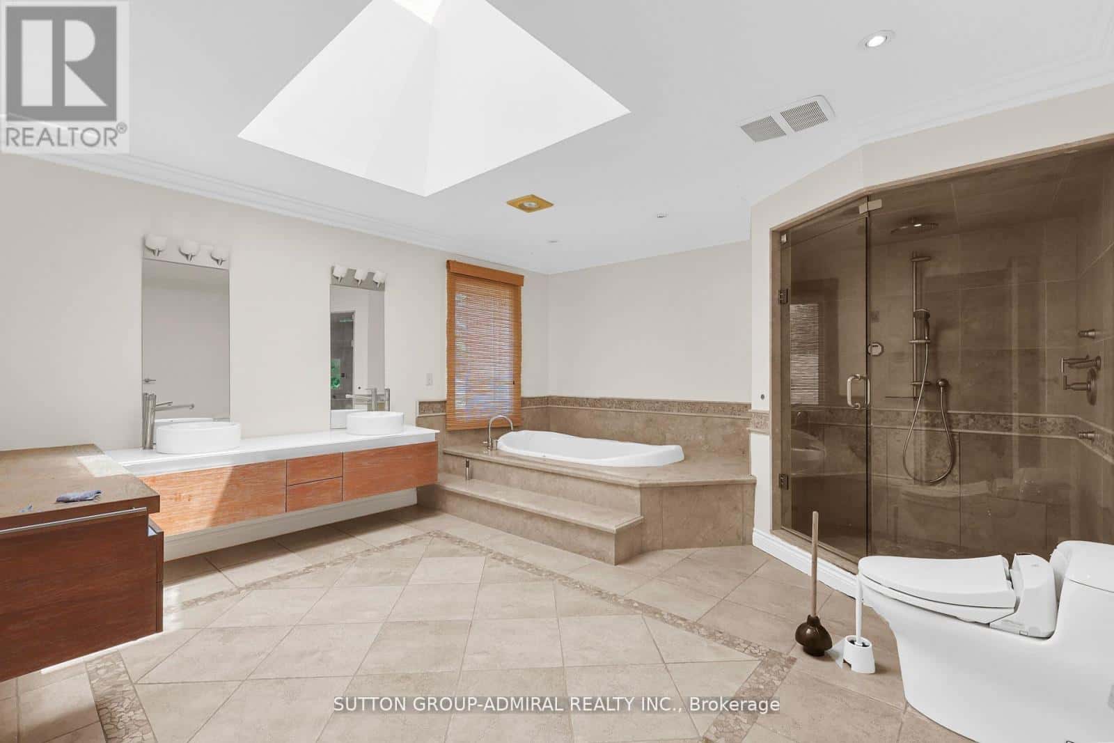 48 BERKINDALE DRIVE — Toronto (St. Andrew-Windfields) - Photo 2 of 50