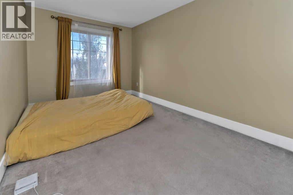 7432 Ogden Road SE — Calgary - Photo 5 of 44