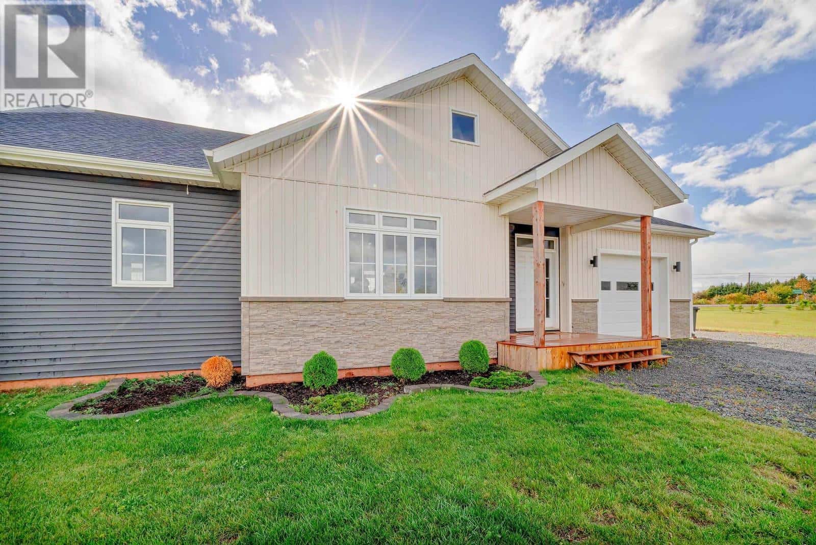 81 Kingsway Drive — New Perth - Photo 3 of 3