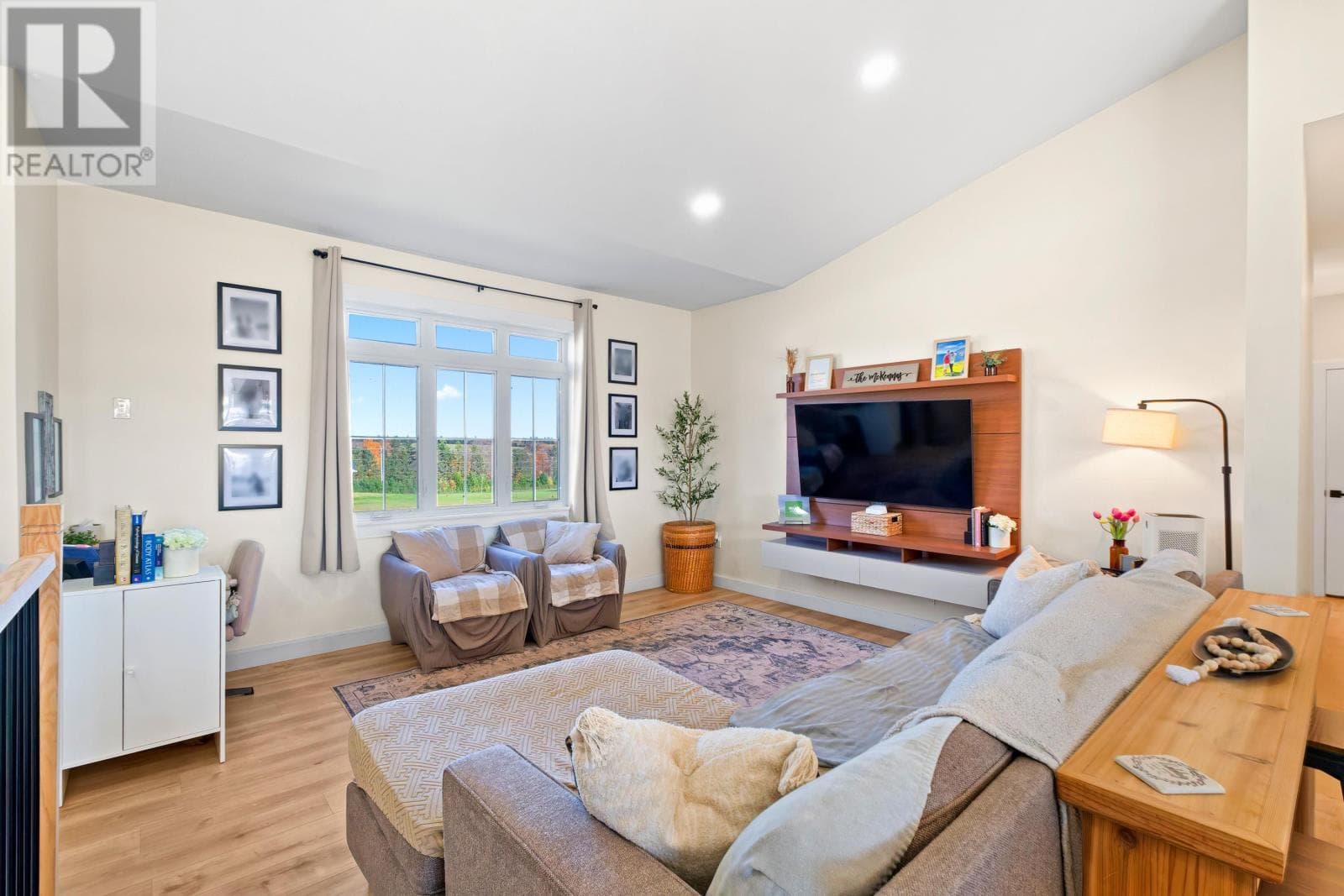 81 Kingsway Drive — New Perth - Main photo