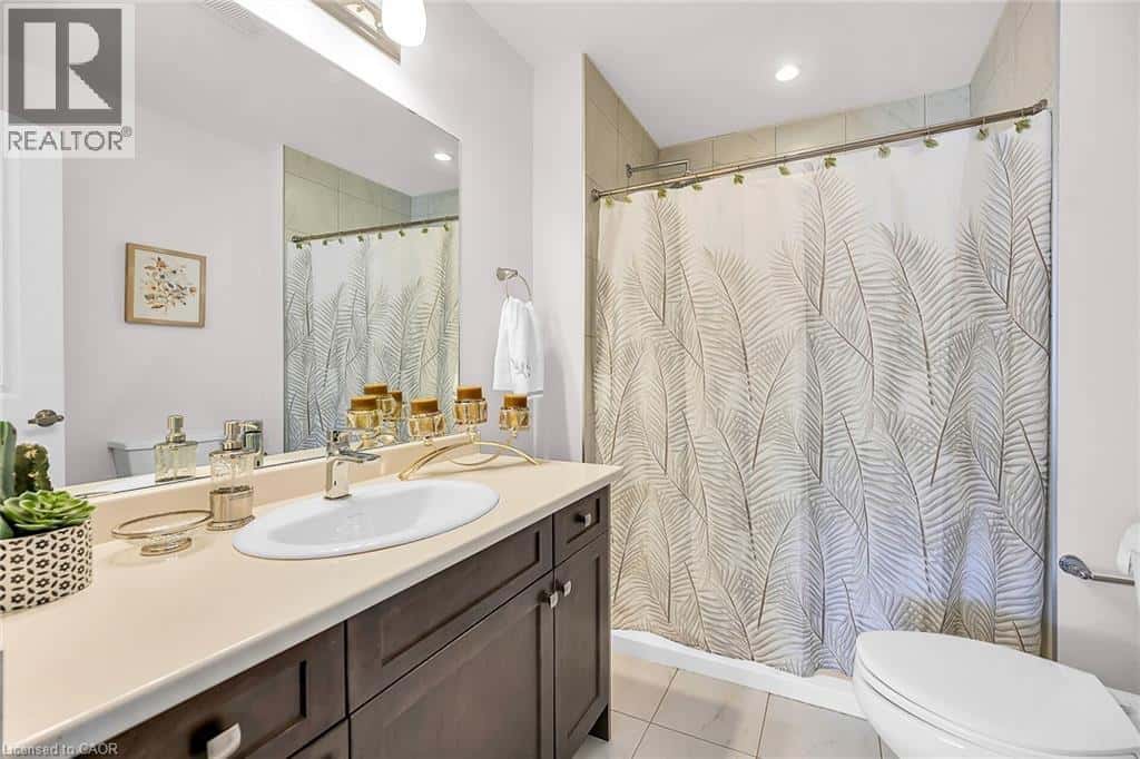 61 SOHO Street Unit# 13 — Stoney Creek - Photo 2 of 45