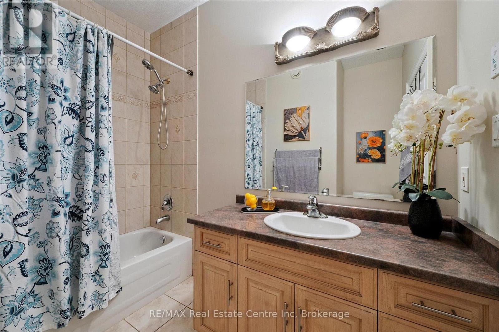 5946 WELLINGTON RD 86 ROAD — Woolwich - Main photo