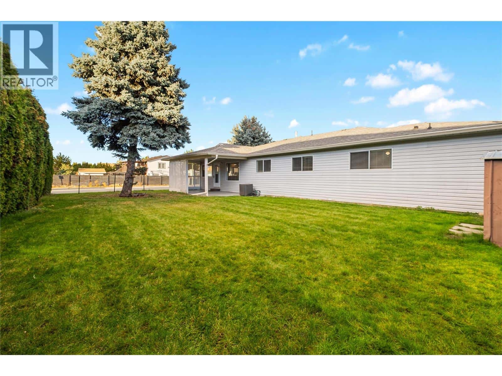 970 Keyes Court — Rutland - Photo 4 of 36