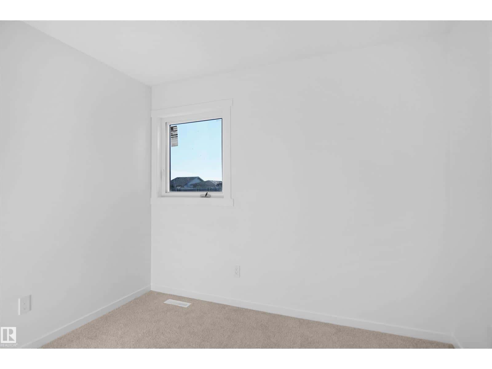 2103 210 ST NW — Edmonton - Photo 2 of 25