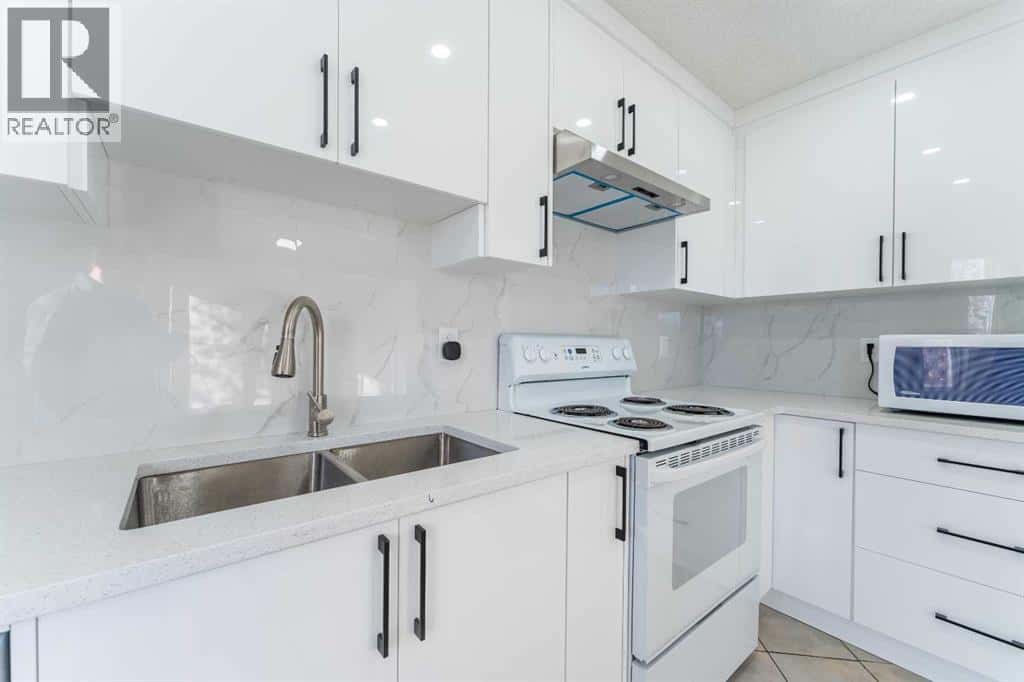 121 Eversyde Point SW — Calgary - Photo 5 of 42