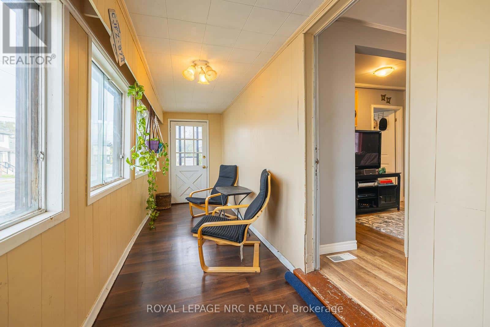 81 PELHAM RD ROAD — St. Catharines (Western Hill), Ontario - Photo 2 of 31