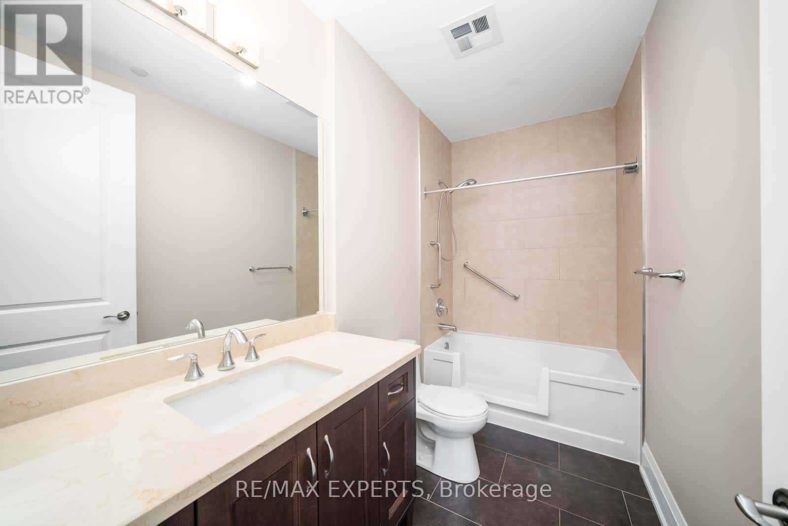 317 - 9909 PINE VALLEY DRIVE — Vaughan (Vellore Village) - Photo 3 of 23