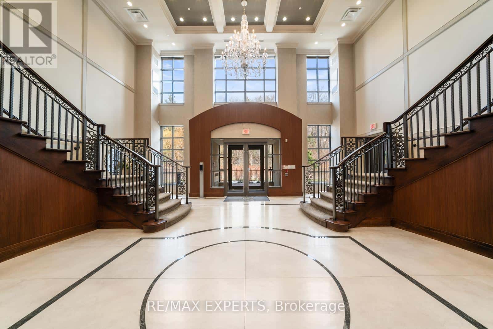 317 - 9909 PINE VALLEY DRIVE — Vaughan (Vellore Village) - Photo 5 of 23