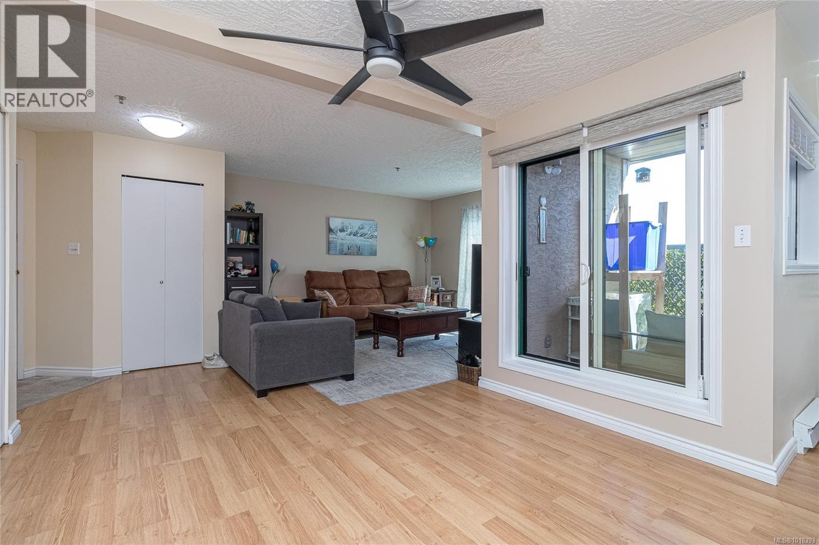 312 3460 Quadra St — Saanich - Main photo