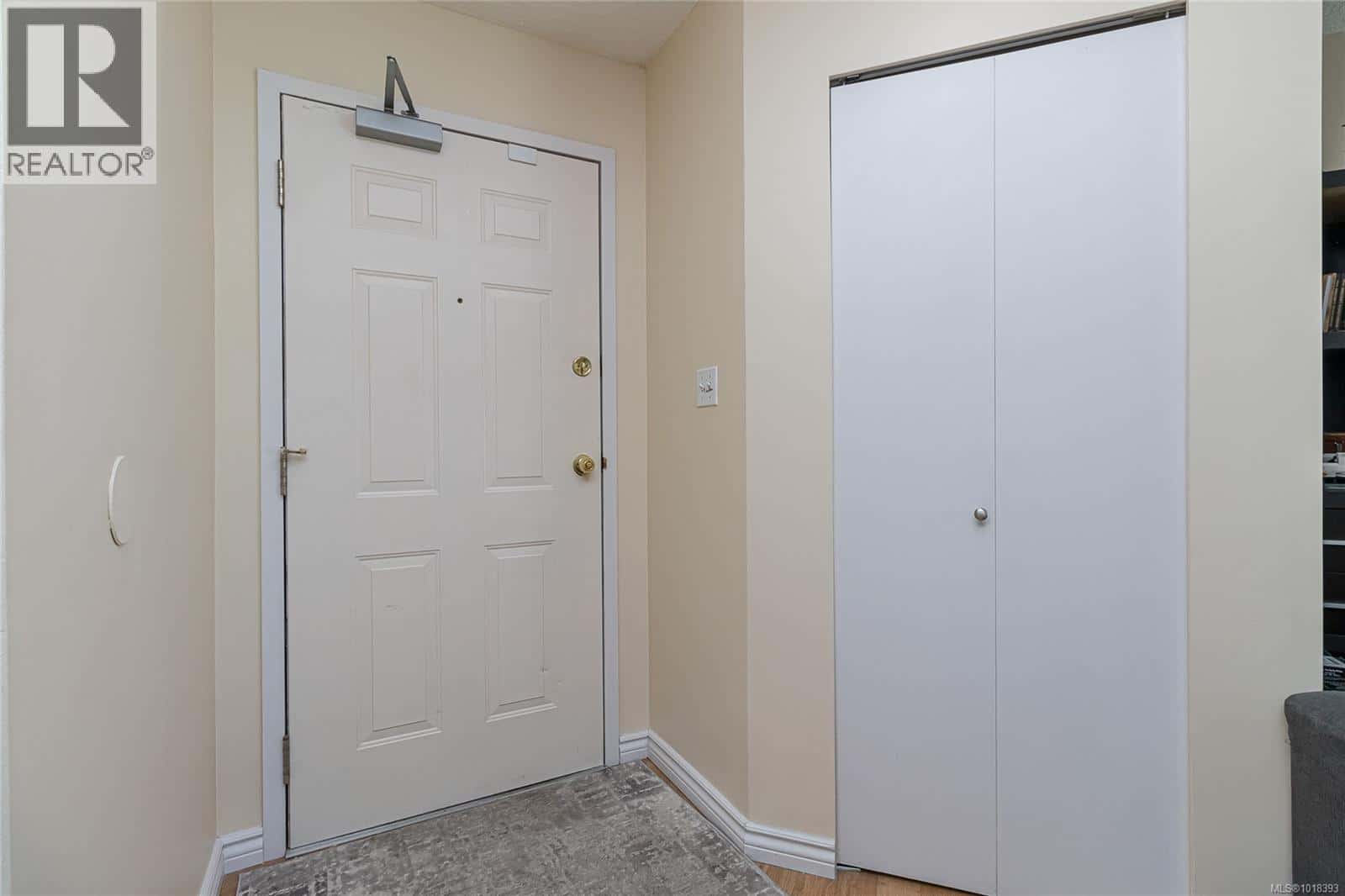 312 3460 Quadra St — Saanich - Photo 2 of 28