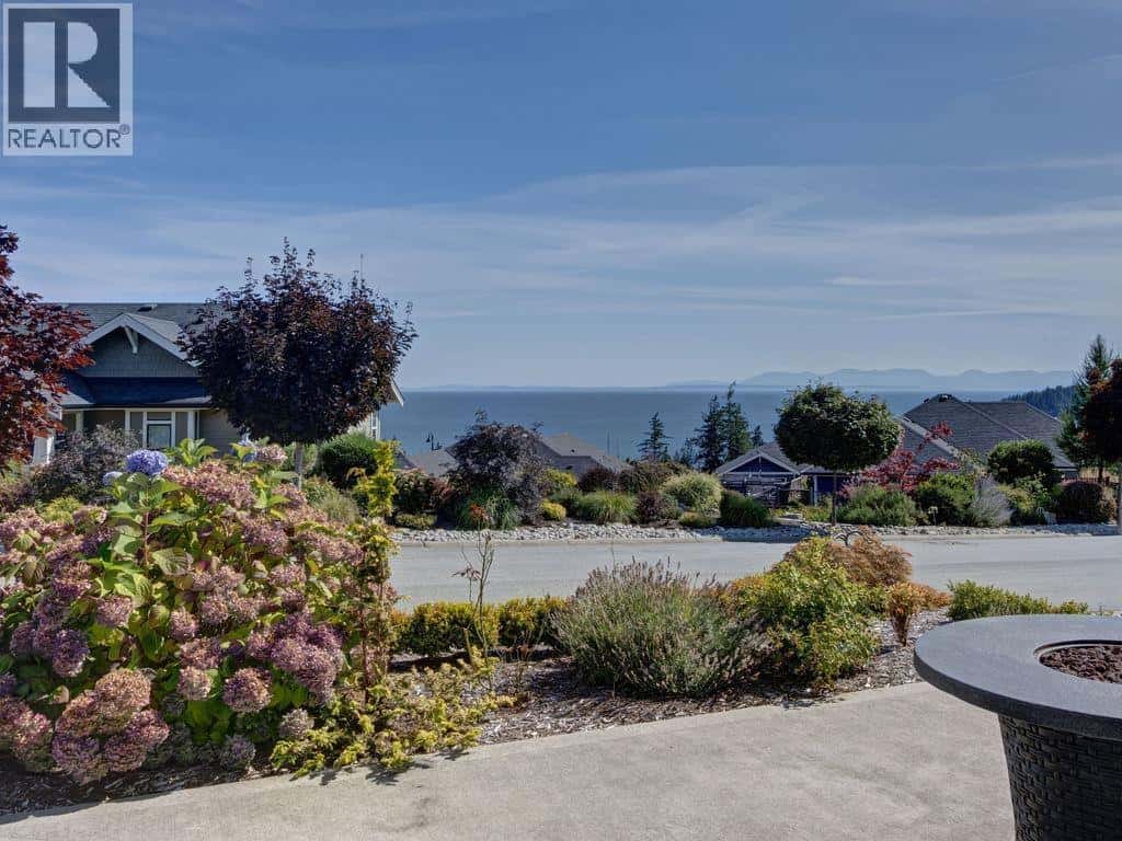 5537 PEREGRINE CRESCENT — Sechelt - Photo 4 of 40