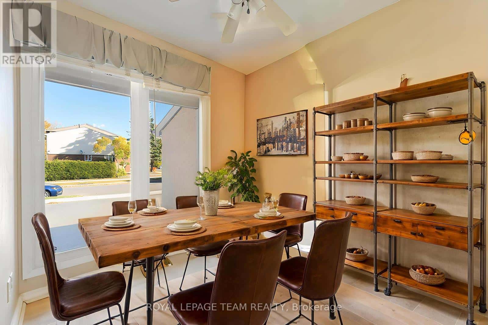 1094 ALENMEDE CRESCENT — Ottawa, Ontario - Photo 5 of 37