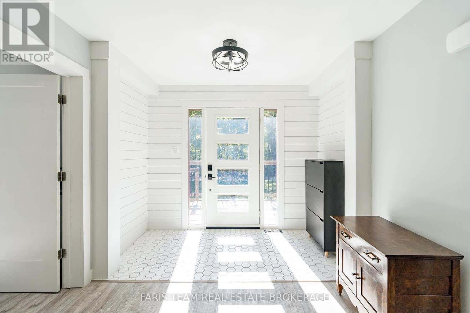 1844 OAKWOOD ROAD — Innisfil, Ontario - Photo 5 of 41