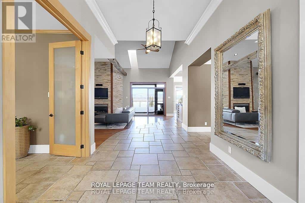 3886 ARMITAGE AVENUE — Ottawa, Ontario - Photo 4 of 50