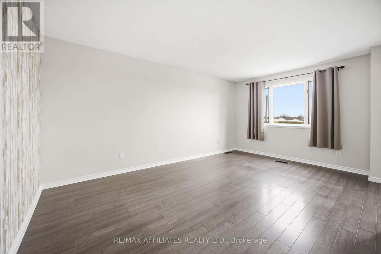 128 DUNHAM STREET — Carleton Place - Photo 3 of 19