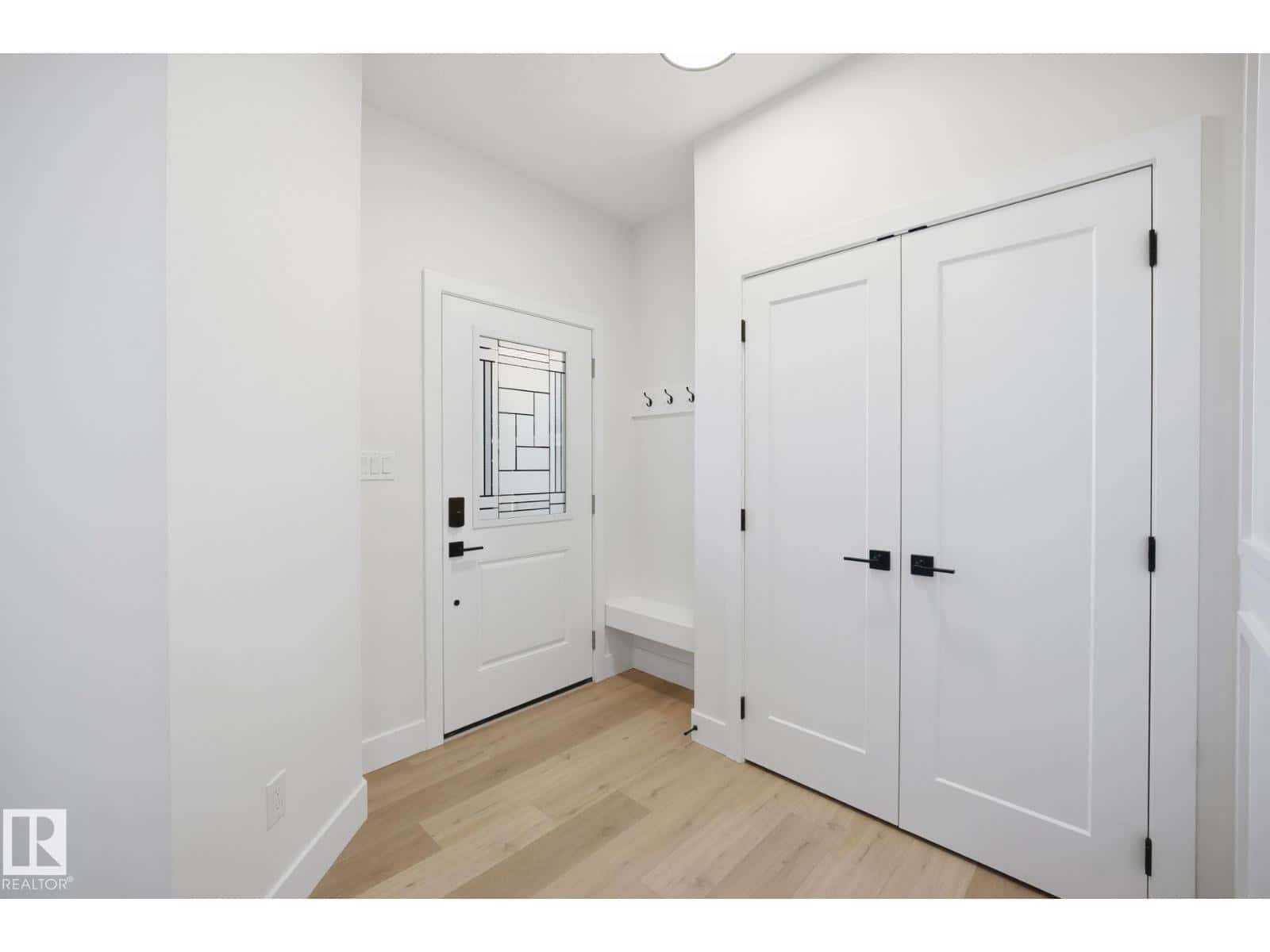 3317 Chickadee DR NW — Edmonton - Photo 2 of 28