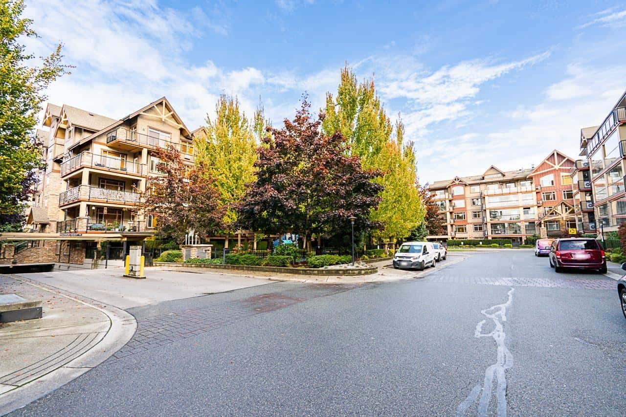 581 8288 207A STREET — Langley - Photo 2 of 29