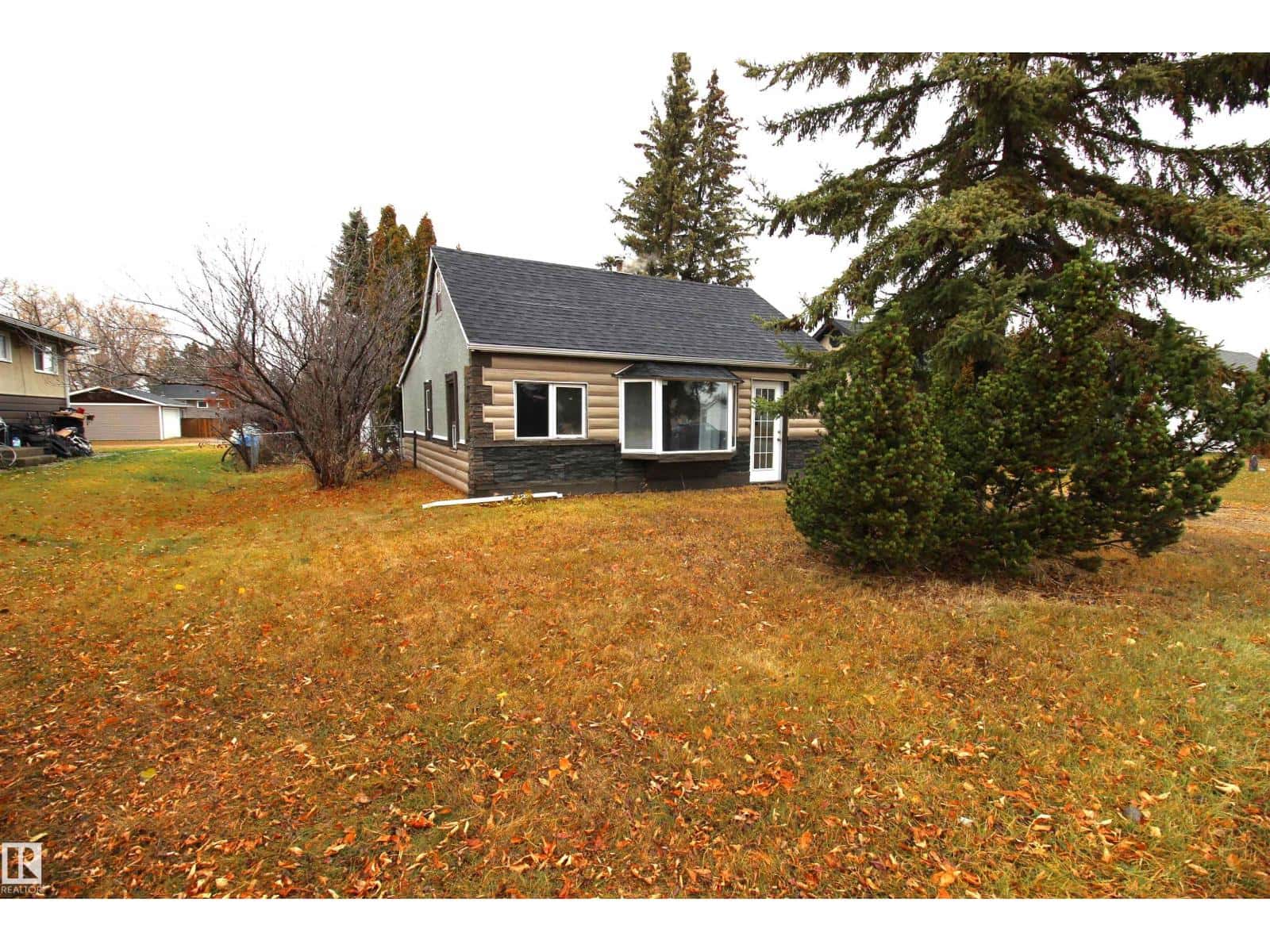 10228 104 ST — Westlock - Photo 2 of 46