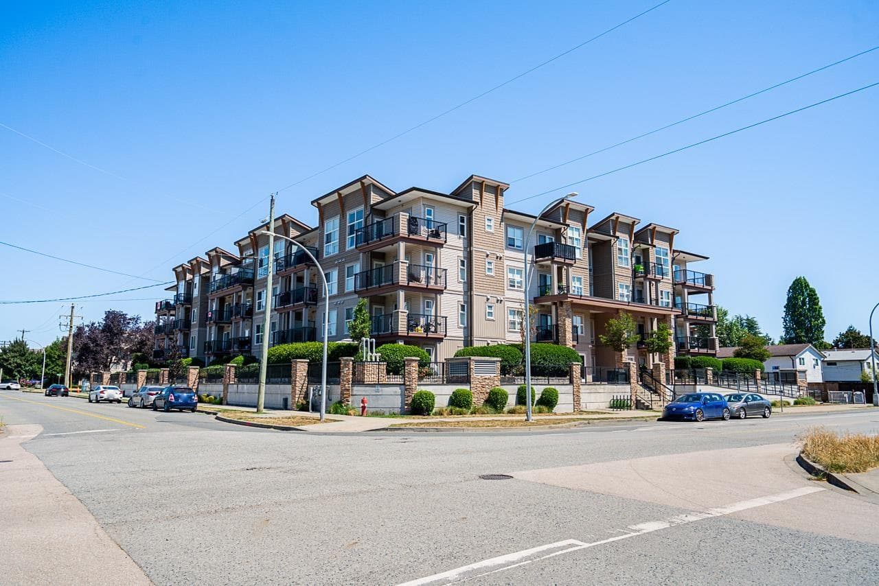 107 20175 53 AVENUE — Langley - Main photo