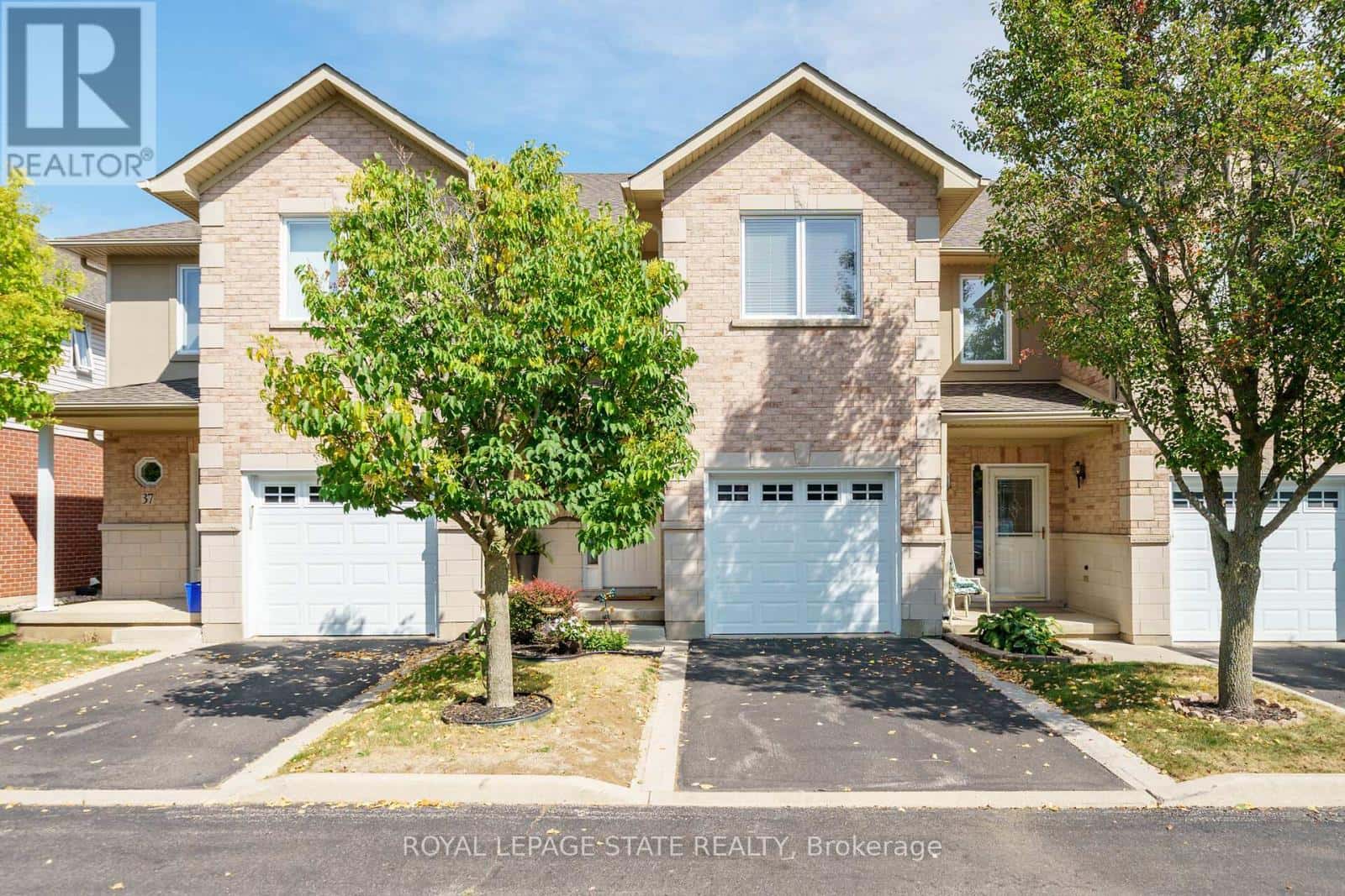 36 - 81 VALRIDGE DRIVE — Hamilton (Ancaster) - Photo 2 of 45