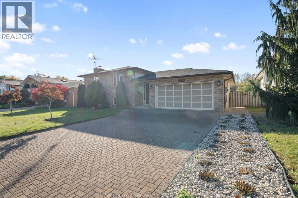 1953 Edgemore AVENUE — LaSalle - Photo 3 of 48