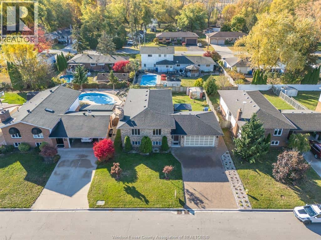 1953 Edgemore AVENUE — LaSalle - Photo 4 of 48