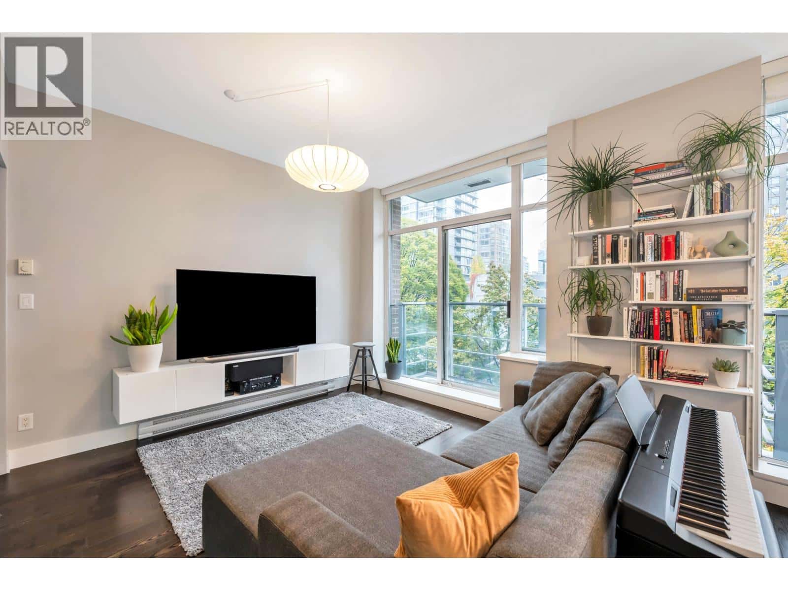 305 535 SMITHE STREET — Vancouver - Photo 3 of 28