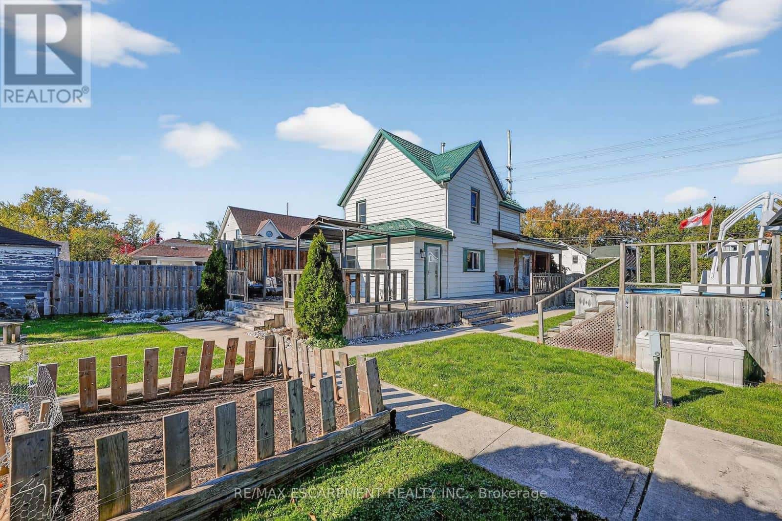 261 GILMORE ROAD — Fort Erie (Bowen) - Photo 2 of 39