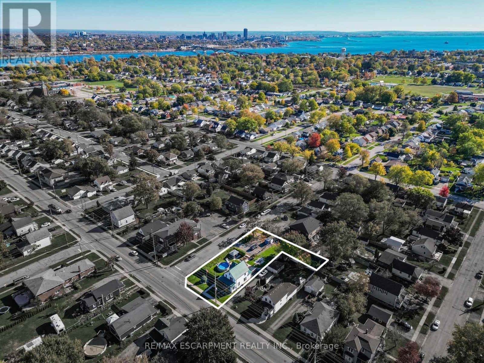 261 GILMORE ROAD — Fort Erie (Bowen) - Photo 4 of 39