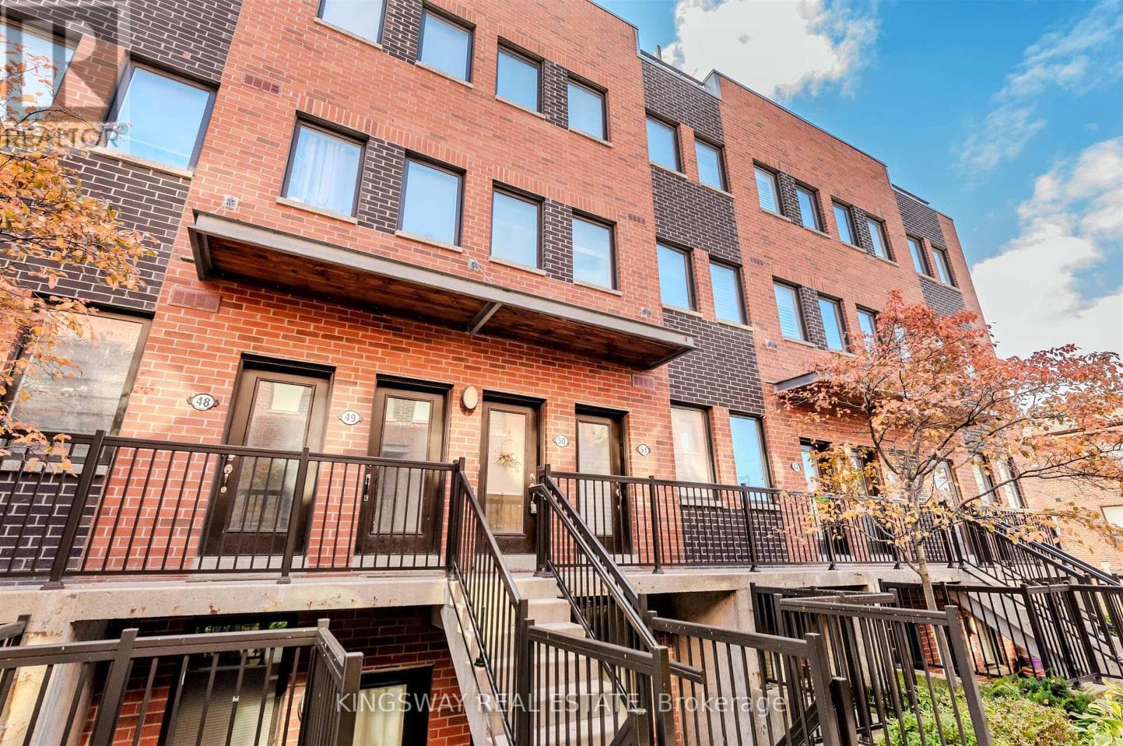 50 - 68 WINSTON PARK BOULEVARD — Toronto (Downsview-Roding-CFB) - Main photo