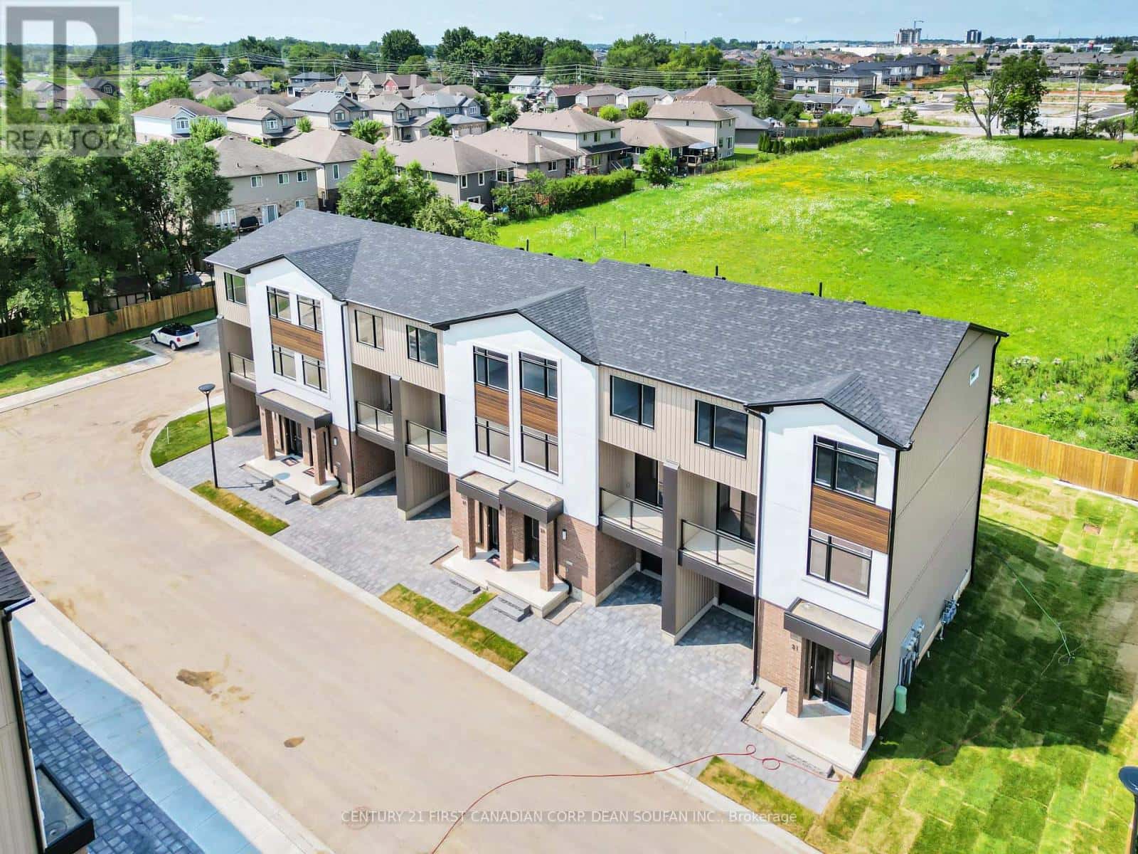 6 - 349 SOUTHDALE ROAD E — London South (South W) - Photo 4 of 38