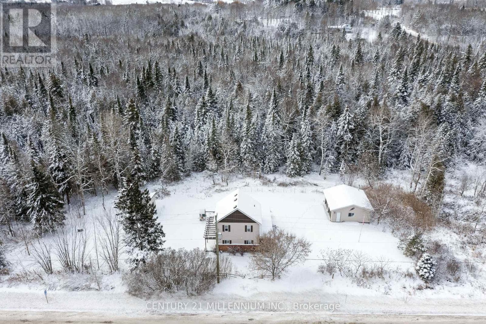 5770 TRAFALGAR ROAD — Erin - Main photo