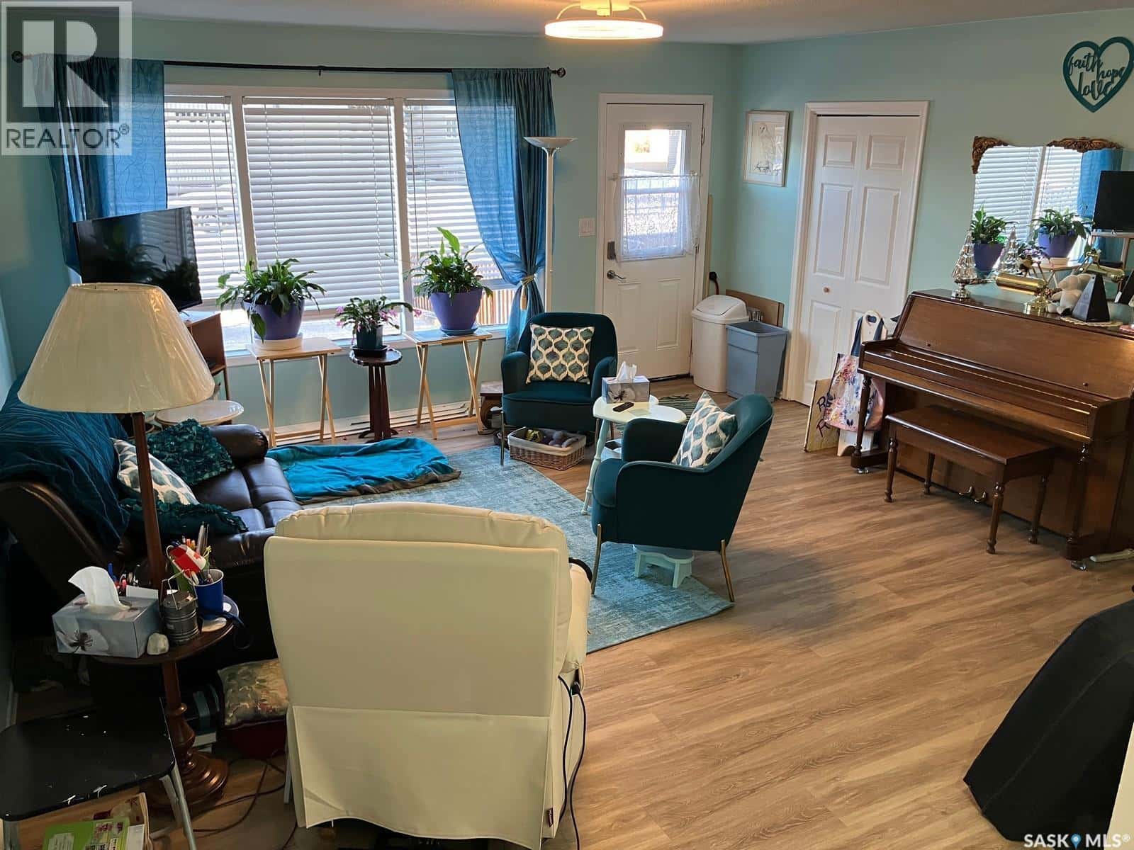 311 1st STREET W — Nipawin - Photo 4 of 29