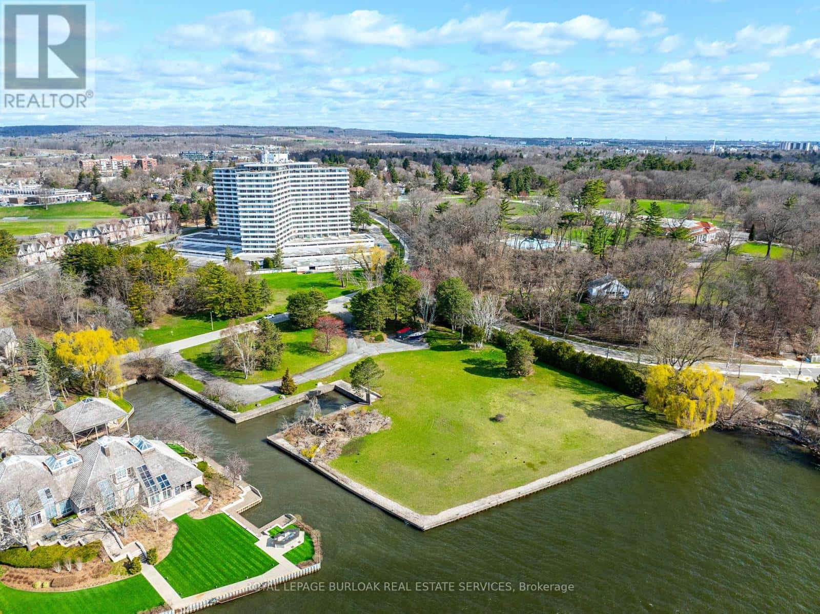 800 LASALLE PARK ROAD — Burlington (Bayview), Ontario - Photo 4 of 20