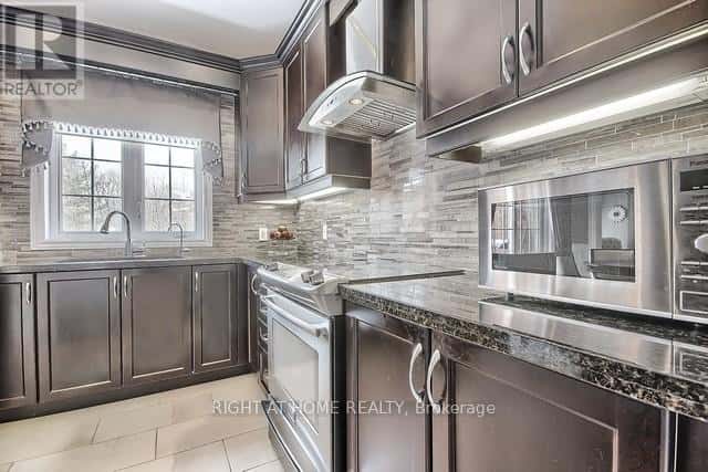 154 PETER RUPERT AVENUE W — Vaughan (Patterson) - Photo 3 of 48