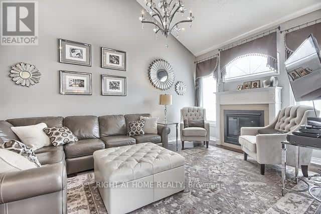 154 PETER RUPERT AVENUE W — Vaughan (Patterson) - Photo 2 of 48