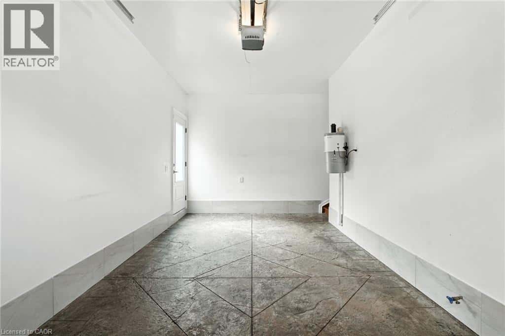 199 HUNTER Street W — Hamilton - Photo 5 of 41