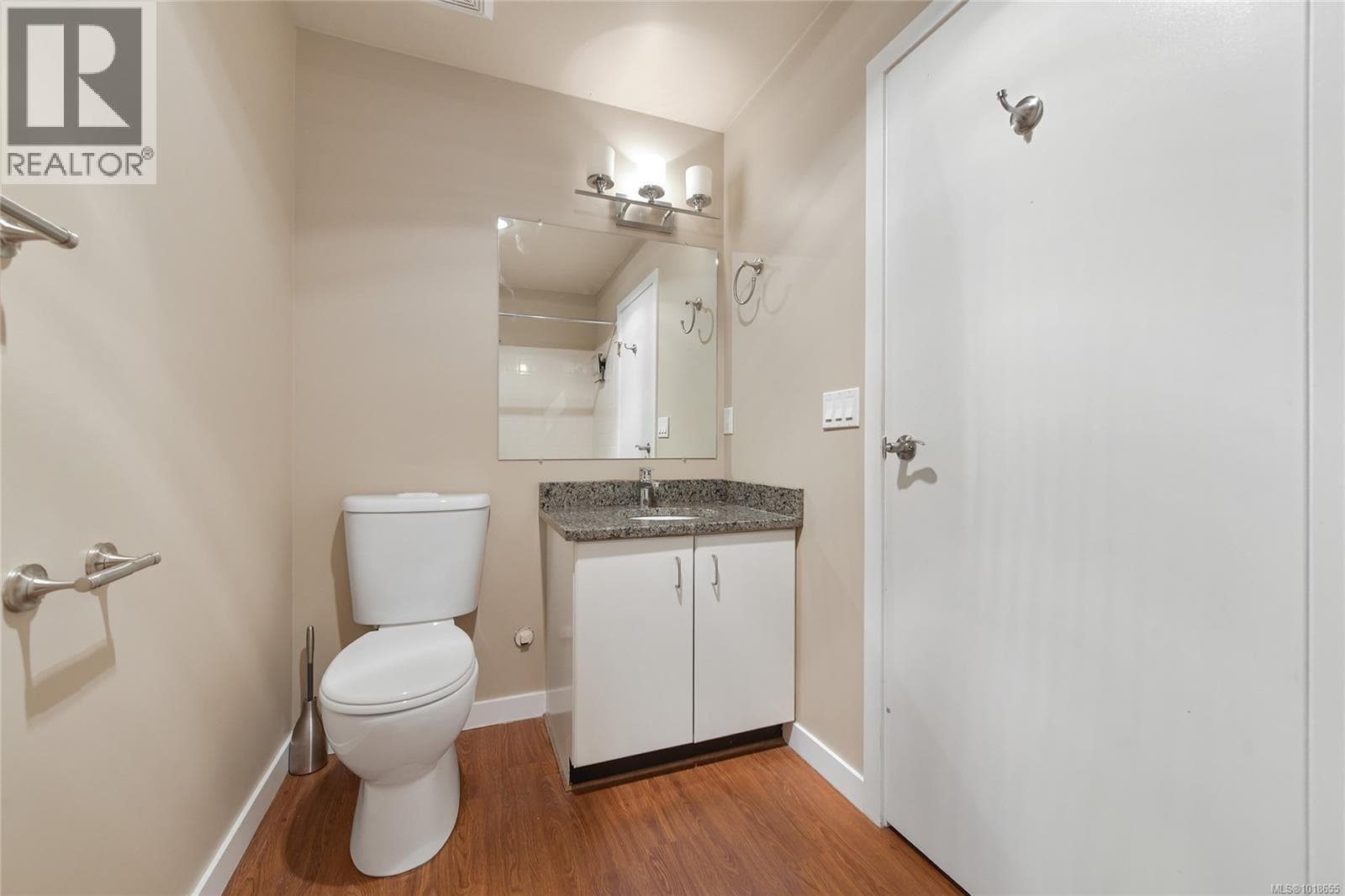 27 4125 INTERURBAN Rd — Saanich - Main photo