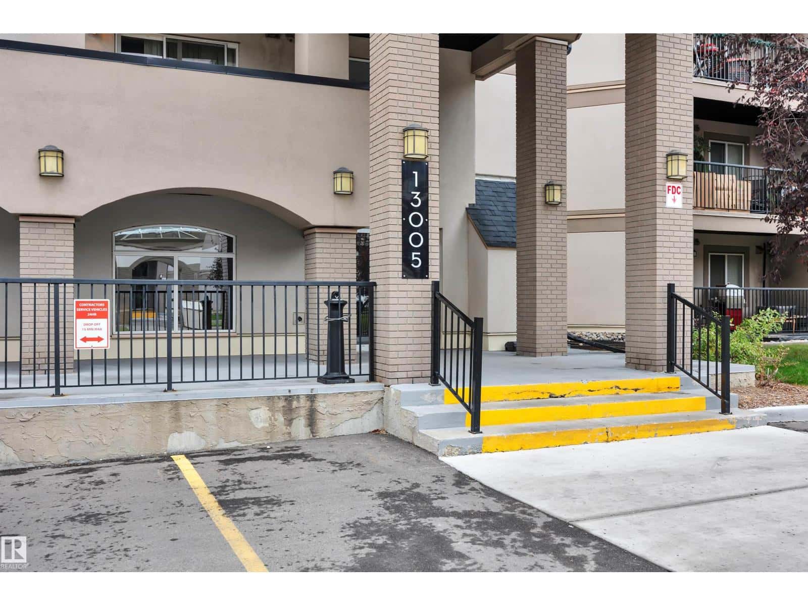 #121 13005 140 AV NW — Edmonton - Photo 2 of 38