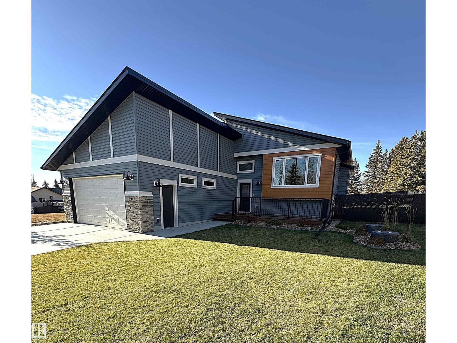 102 1 Street — Rural Lac Ste. Anne County - Main photo