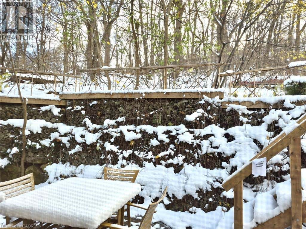 210 CHARLTON Avenue E — Hamilton - Photo 3 of 47