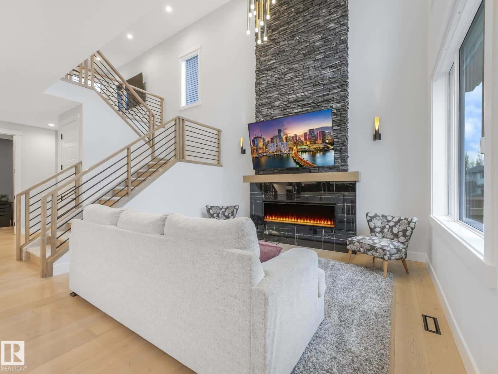 53 AUTUMNWOOD CR — Spruce Grove - Photo 2 of 33