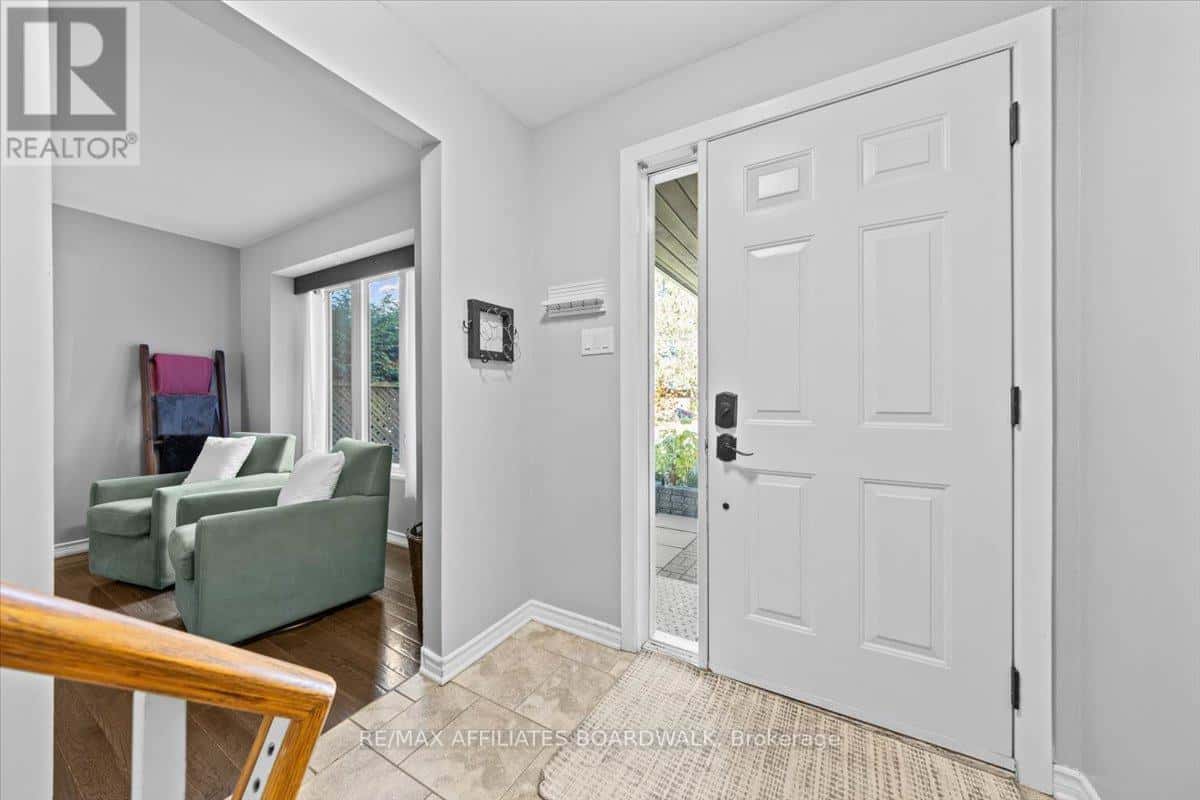 42 HAYWOOD CRESCENT — Ottawa - Photo 3 of 46