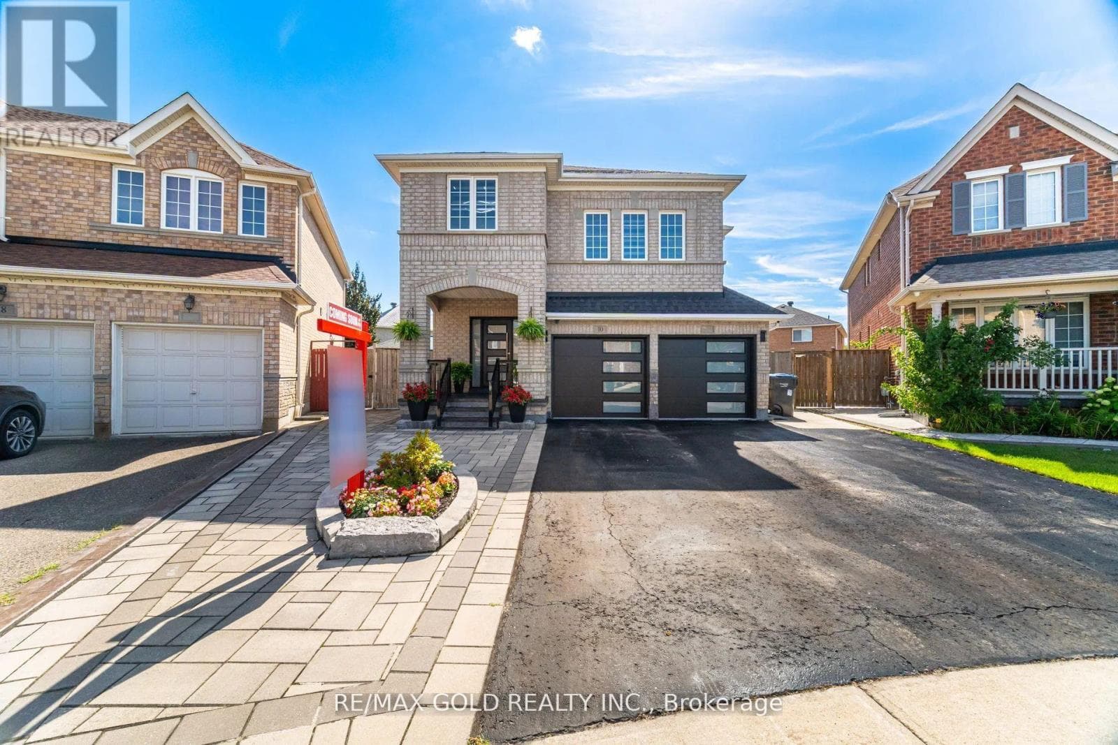 10 CLOVERLAWN STREET — Brampton (Fletcher's Meadow) - Main photo