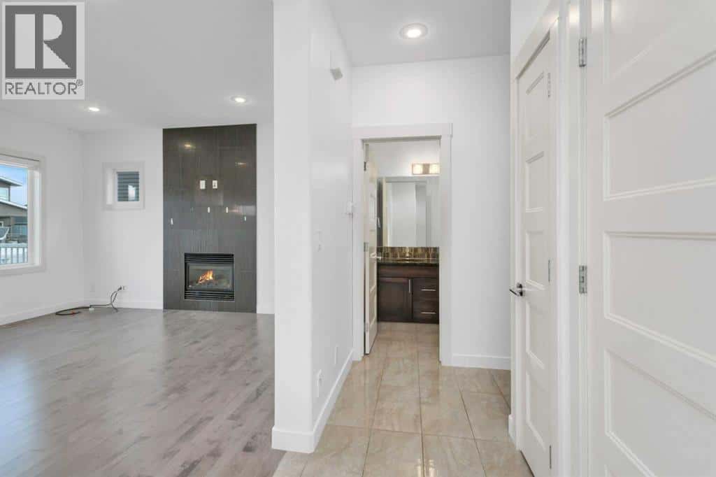 109 Lalor Drive — Red Deer - Photo 5 of 41