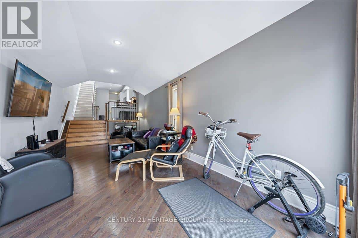 169 KING EDWARD AVENUE — Toronto (Woodbine-Lumsden) - Photo 5 of 38