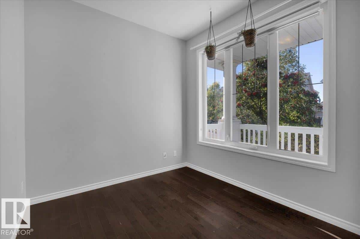 2223 76 ST SW — Edmonton - Photo 5 of 68