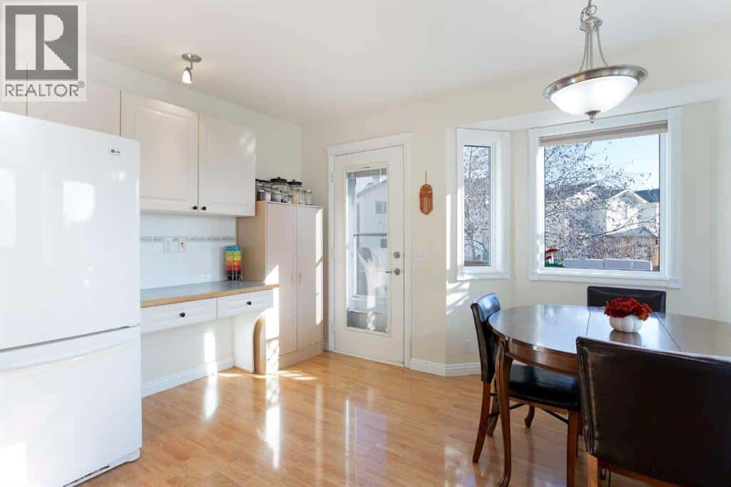 214 Canals Boulevard SW — Airdrie - Photo 5 of 50